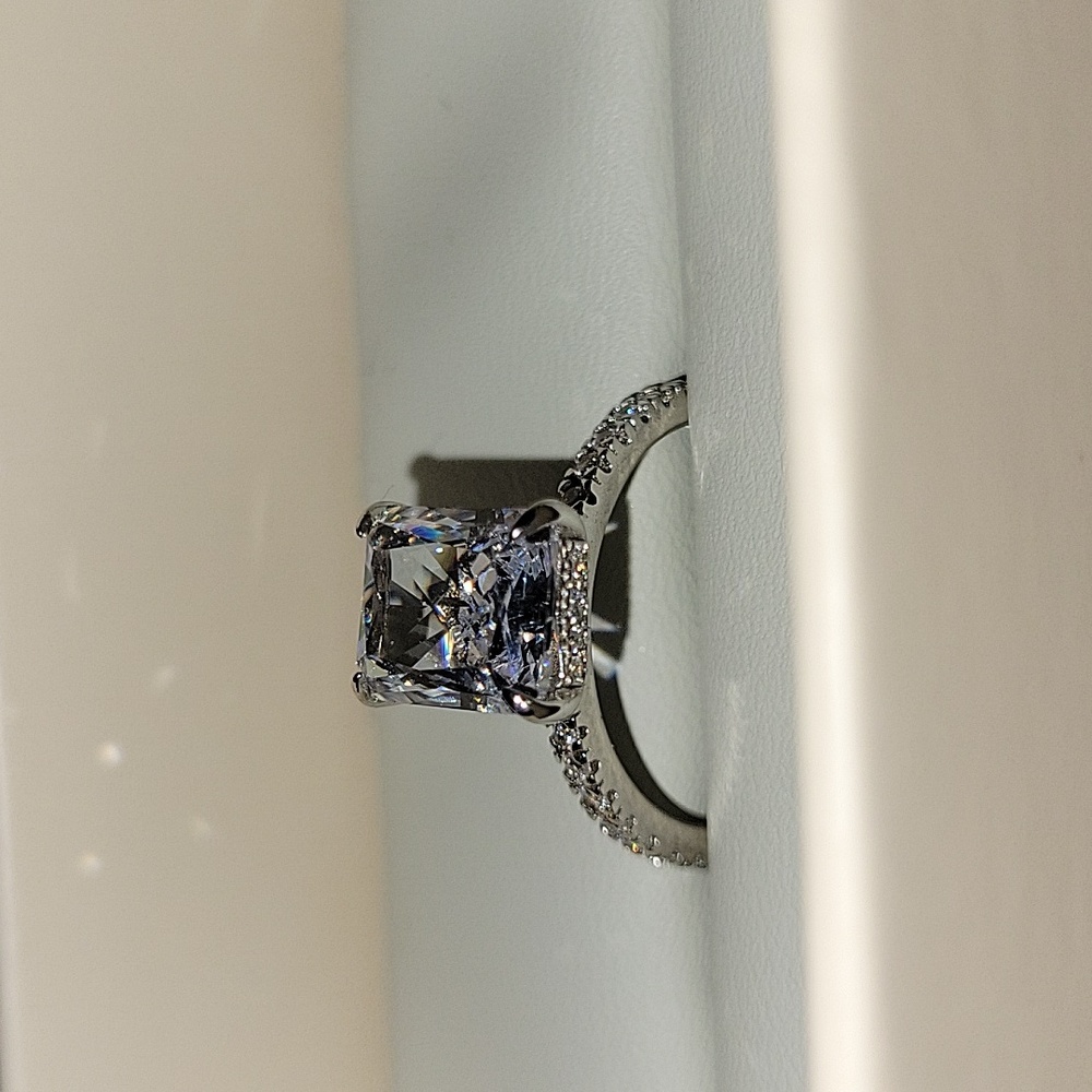 Bridal Engagement And Bridal Ring Set - Picture 8 of 9